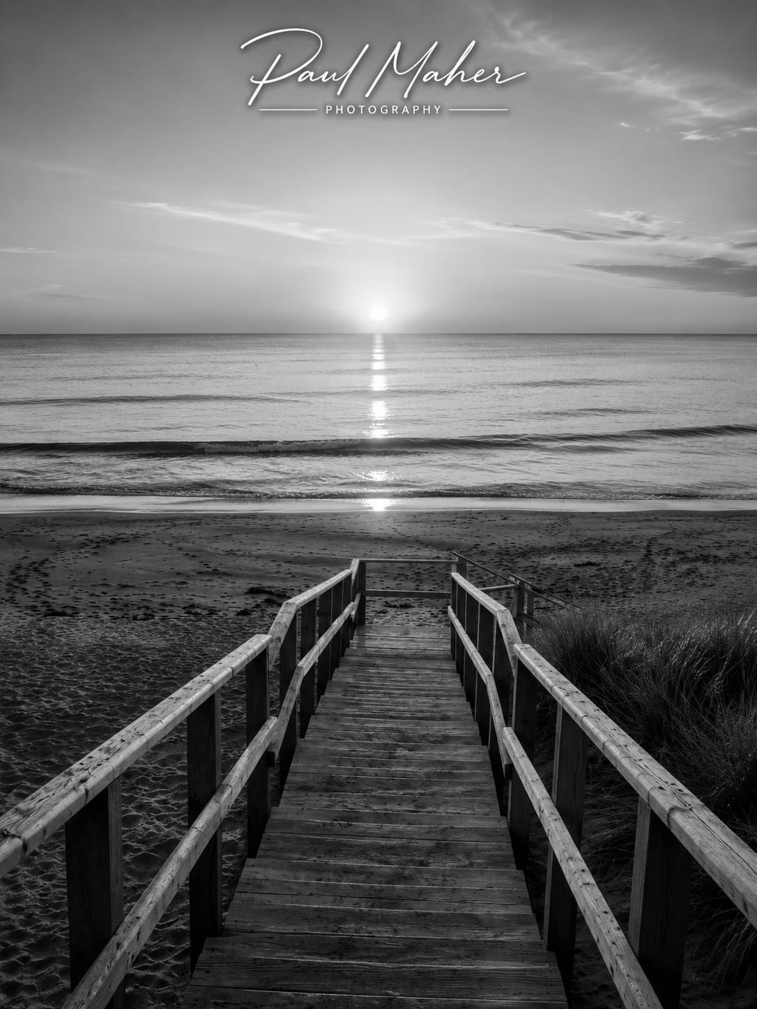 Monochrome still shoreline